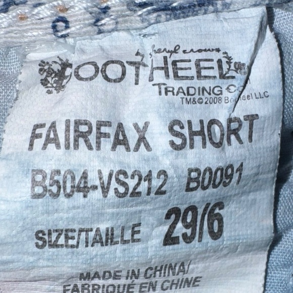 BOOTHEEL Women’s Denim Shorts Size 6 Blue  99% cotton Knee Length Mid Rise Faded - Picture 8 of 10